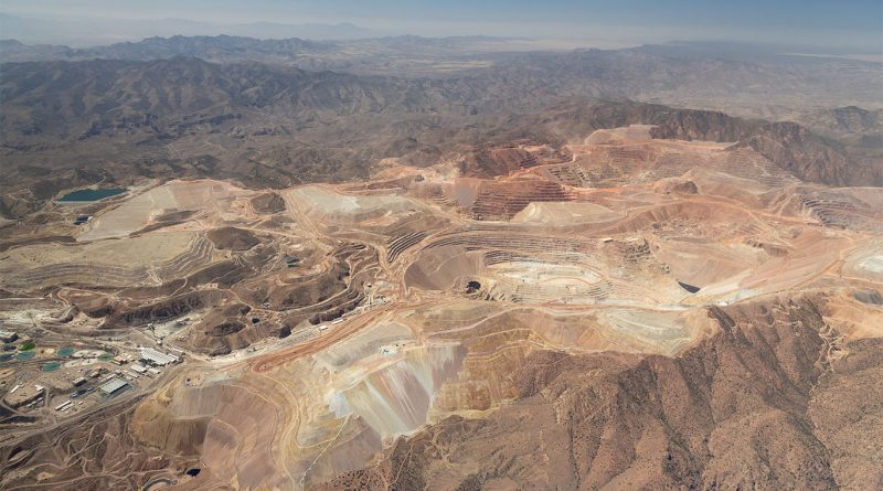 Birds-eye-view image of a vast Arizona copper mine